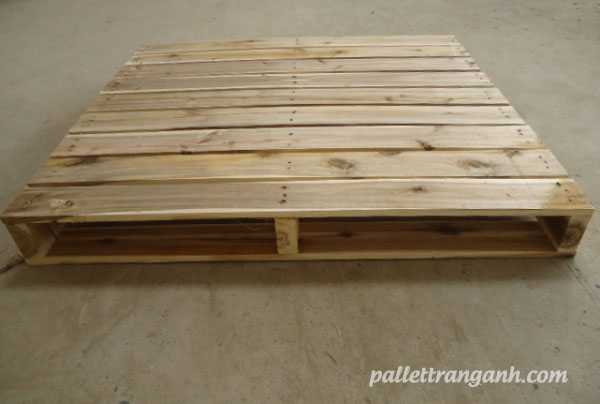 Pallet gỗ 2 hướng nâng là gì?